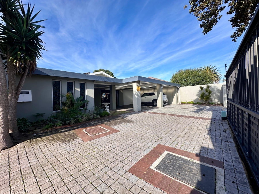 5 Bedroom Property for Sale in Milnerton Central Western Cape